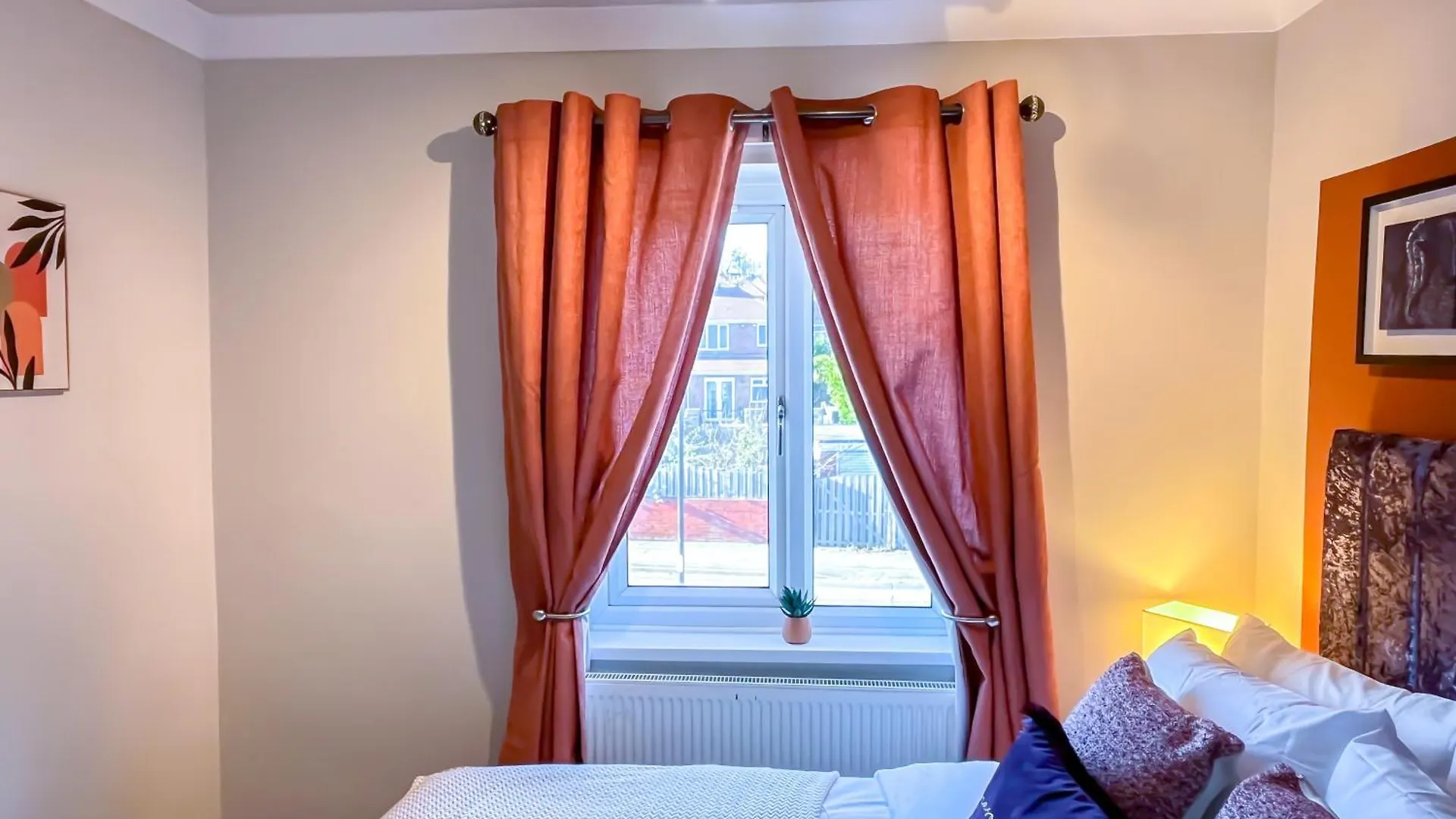 Holiday home Colleyhouse-Private Parking-Business-Group-Relocation-Spaciousstylish 4Brhome-Sleeps 10 Sheffield