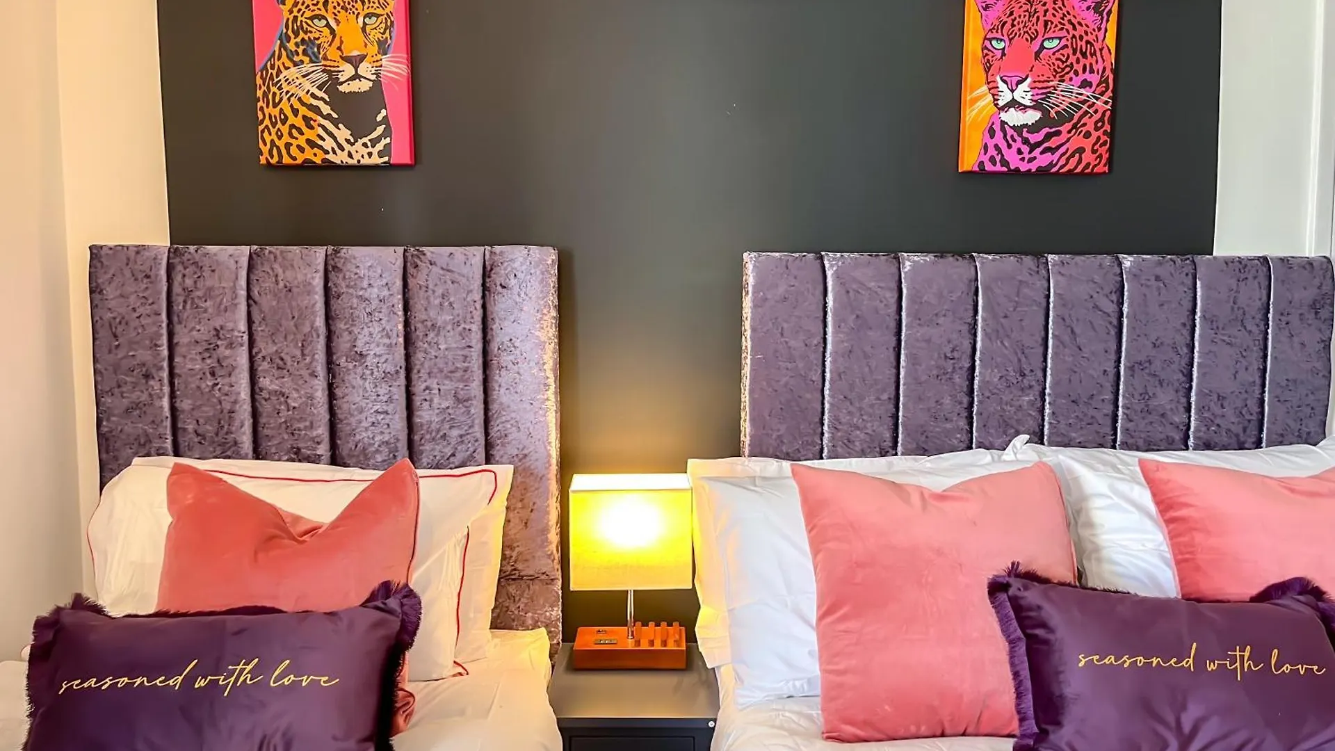 Colleyhouse-Private Parking-Business-Group-Relocation-Spaciousstylish 4Brhome-Sleeps 10 Sheffield Holiday home