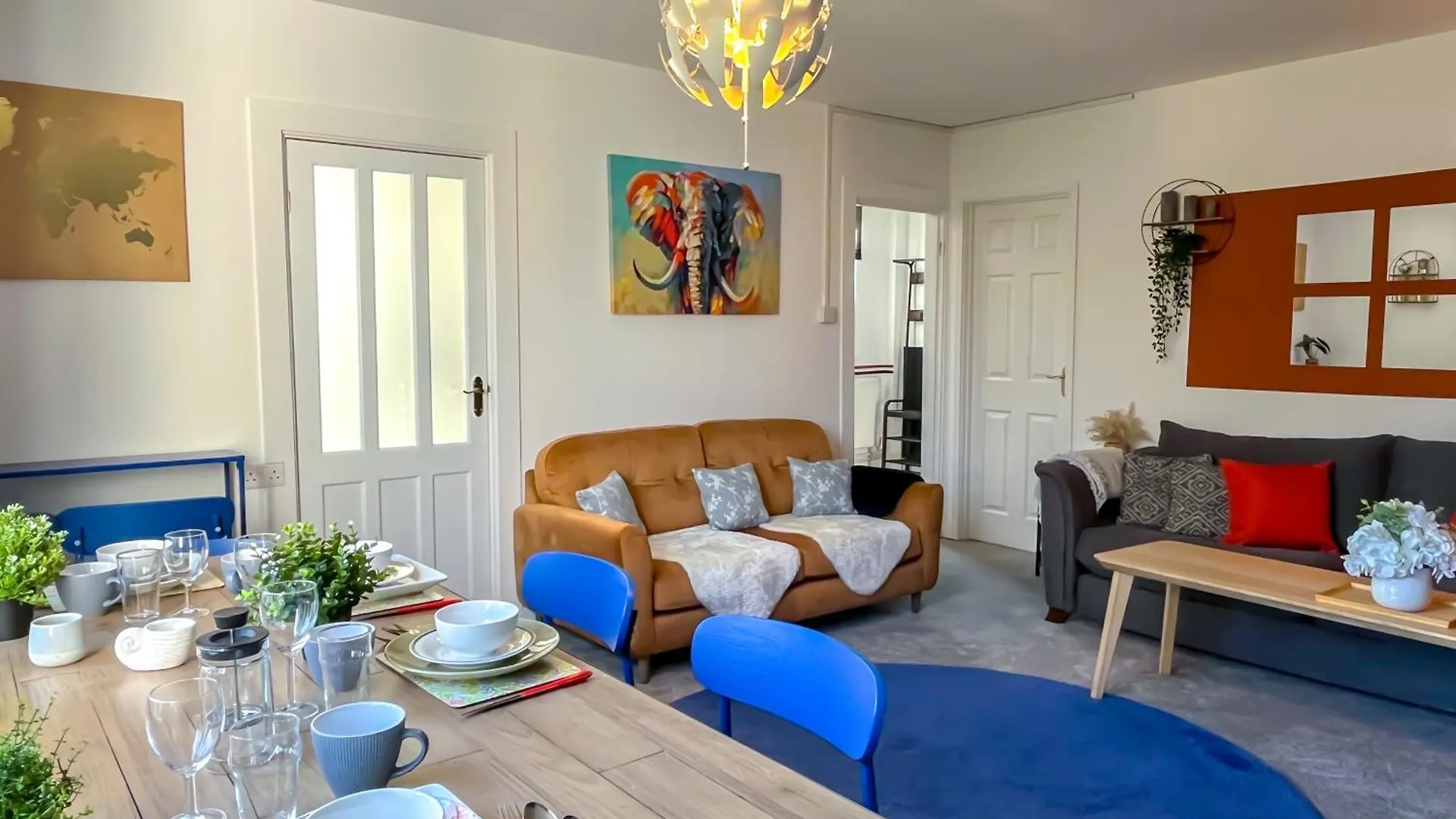 Colleyhouse-Private Parking-Business-Group-Relocation-Spaciousstylish 4Brhome-Sleeps 10 Sheffield Holiday home