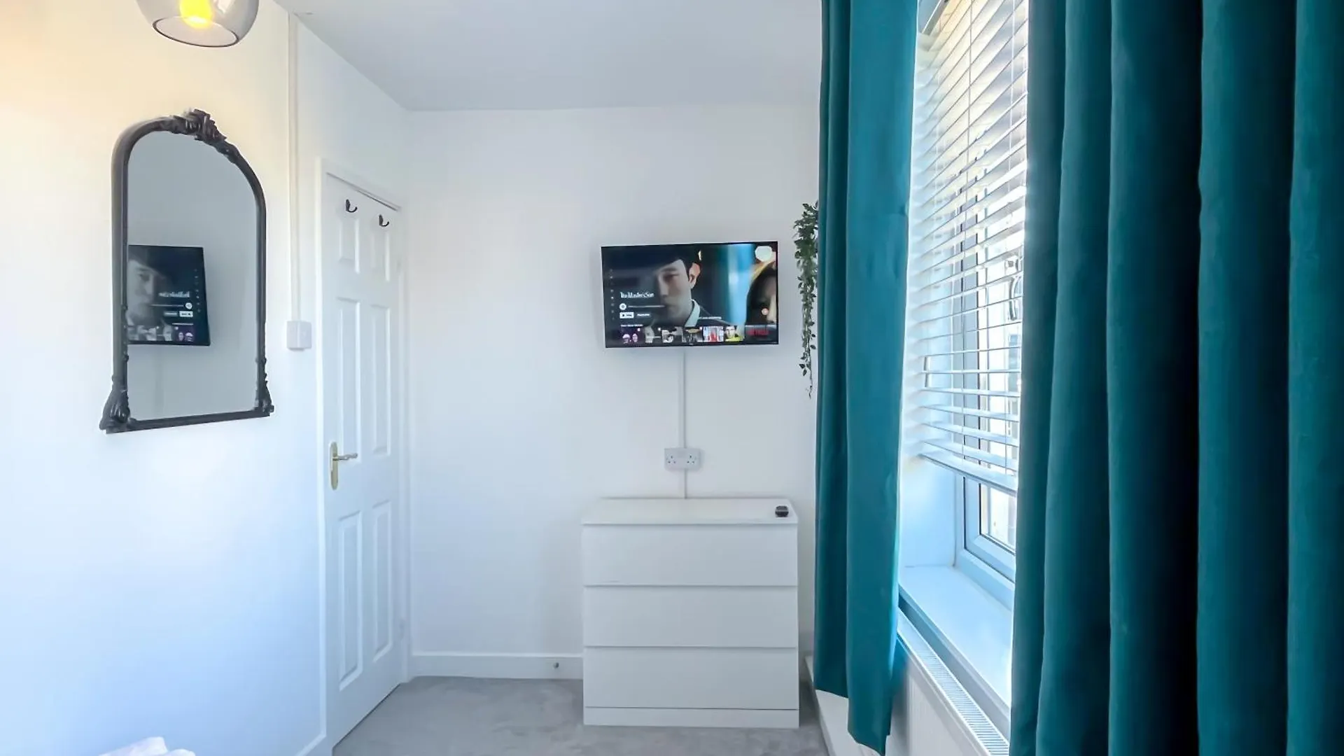Colleyhouse-Private Parking-Business-Group-Relocation-Spaciousstylish 4Brhome-Sleeps 10 Sheffield United Kingdom