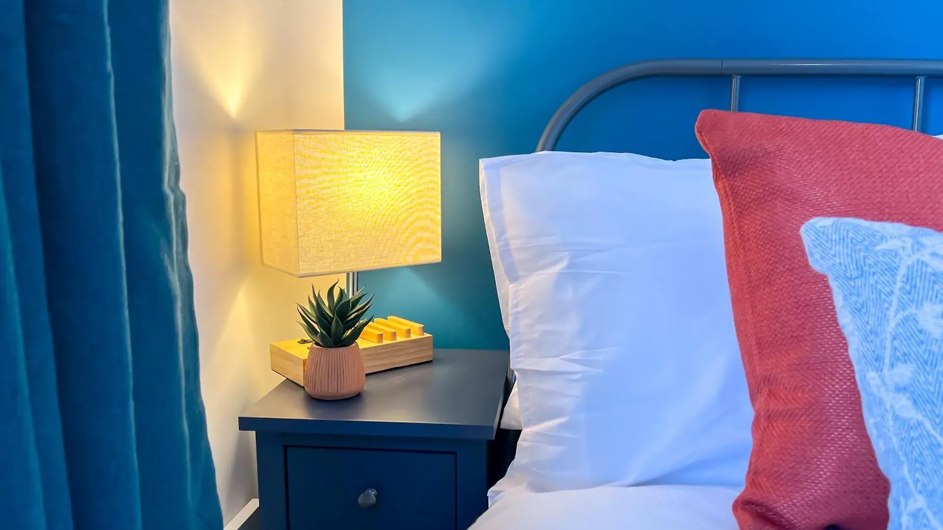 Holiday home Colleyhouse-Private Parking-Business-Group-Relocation-Spaciousstylish 4Brhome-Sleeps 10 Sheffield
